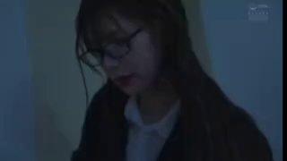 麻花辫妹妹！被胖哥近期蹂躏！撩起短裙翘屁股求操，第一视角後入屁股，无毛骚穴，激情爆操